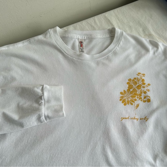 Zuni Sportswear Cropped Floral Good Vibes Only T-Shirt Tee - Picture 2 of 12